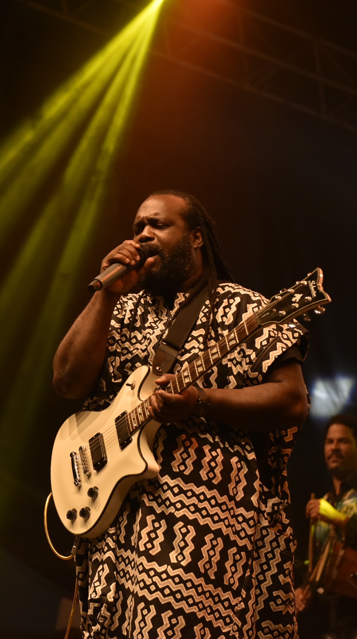 Jean-Michel SAMBA on vocals and guitar